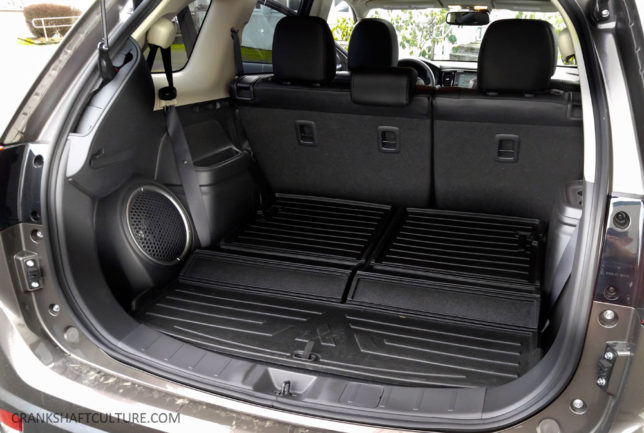 Mitsubishi Outlander cargo area