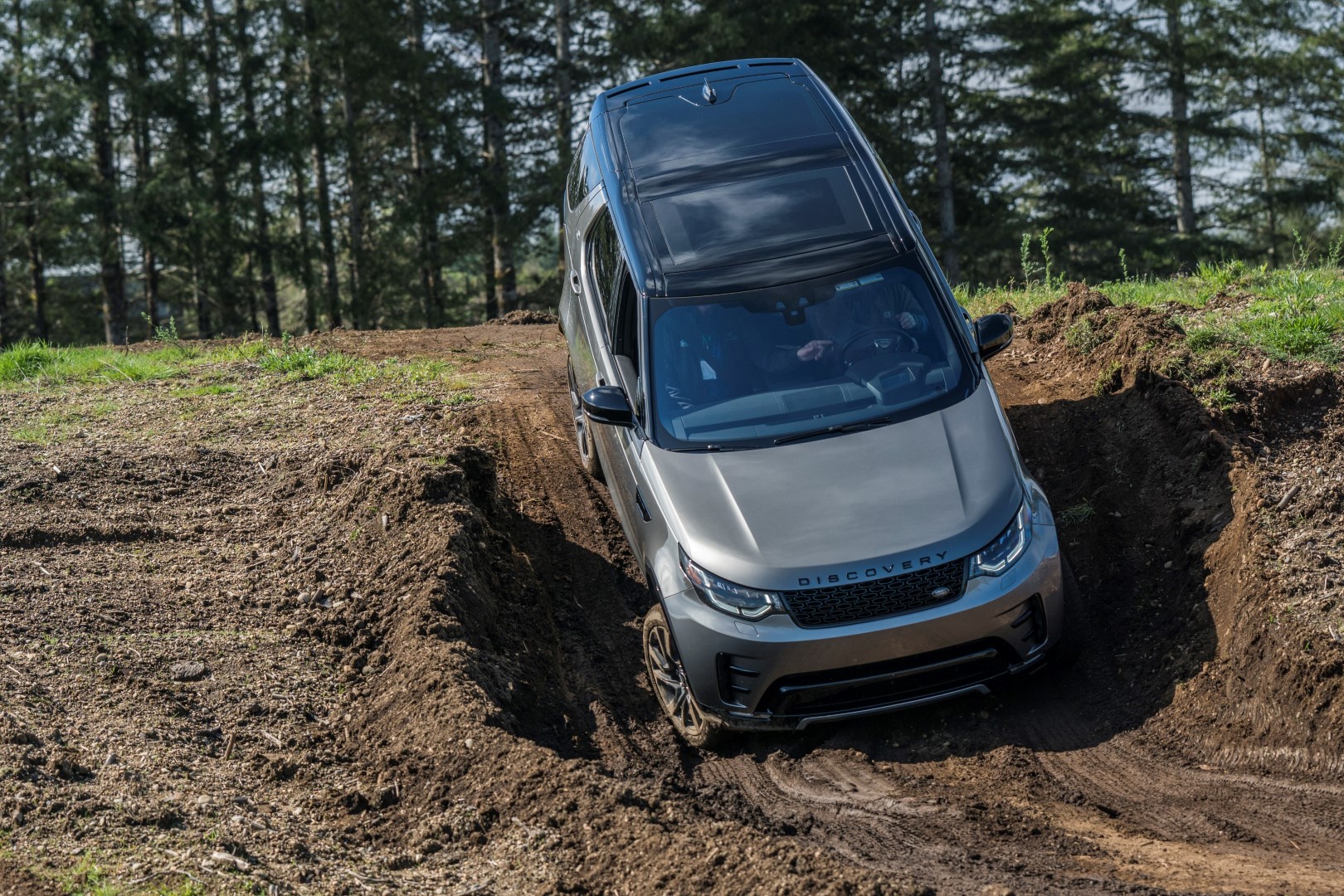 Land Rover Discovery off road