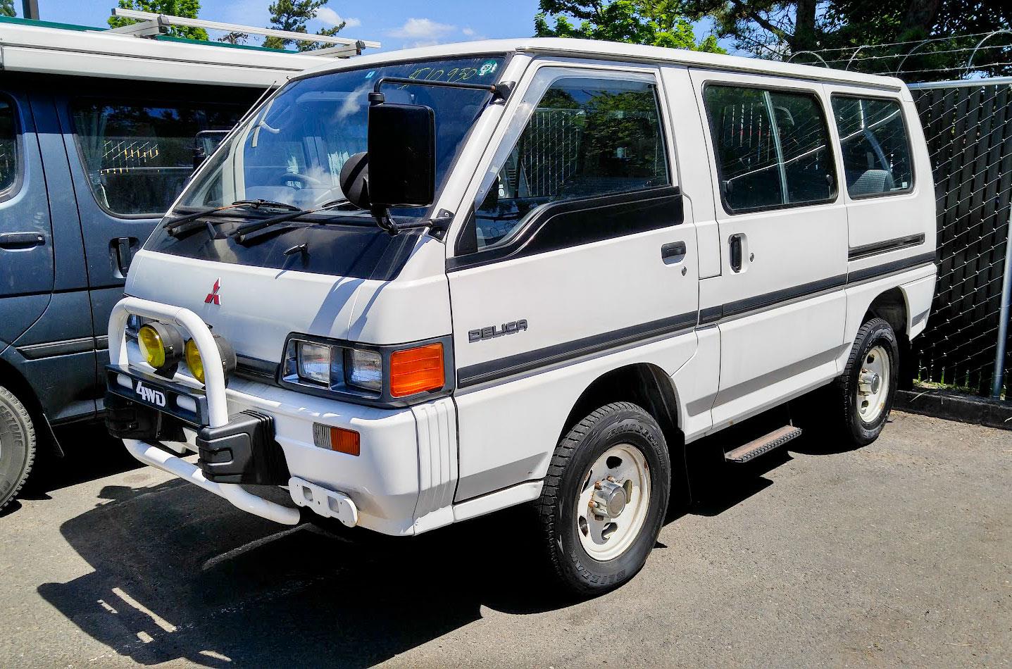 1989 mitsubishi van