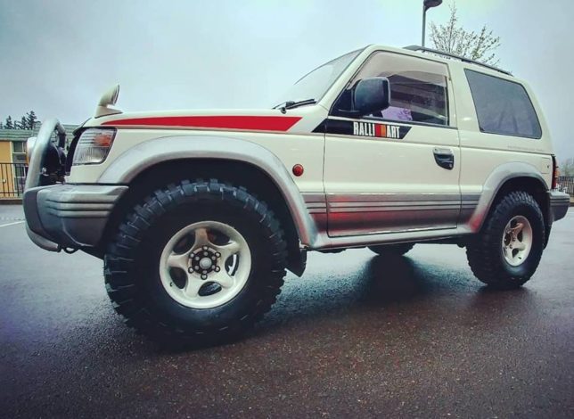 1992 Mitsubishi Pajero on 33x10.50 BFGoodrich KM2