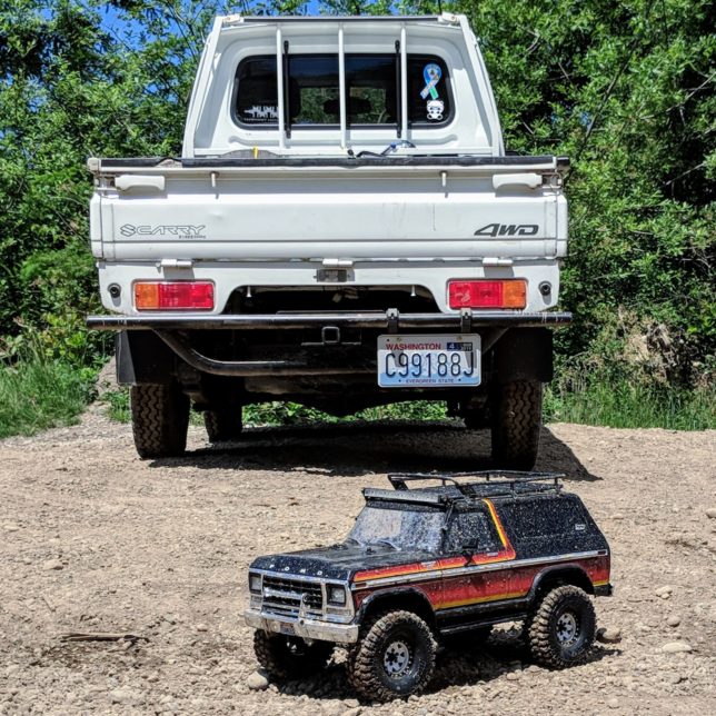 My Suzuki Carry with RC Ford Bronco