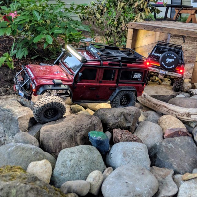 RC crawlers in the rocks