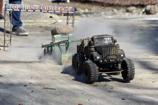 Military 6x6 RC car tractor pull