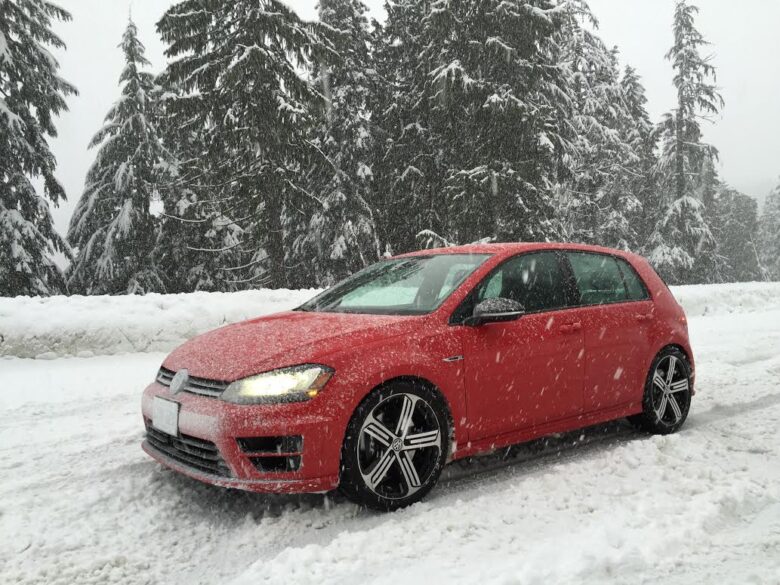 2016 Volkswagen Golf R … In the Snow