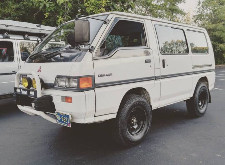 1989 Mitsubishi Delica Star Wagon (L300)