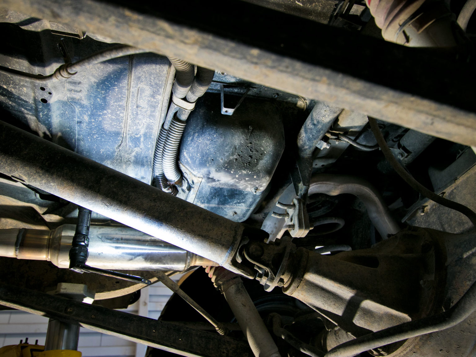 Installing a Long Range Fuel Tank on our Mitsubishi Pajero