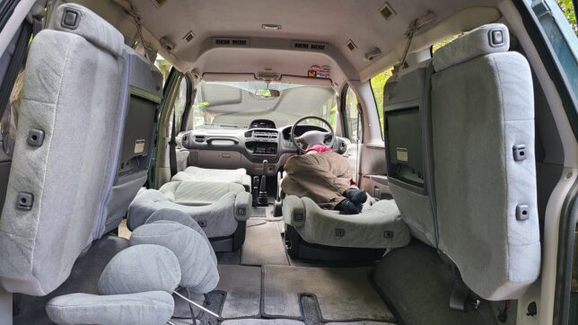 Mitsubishi Delica Space Gear L400 interior