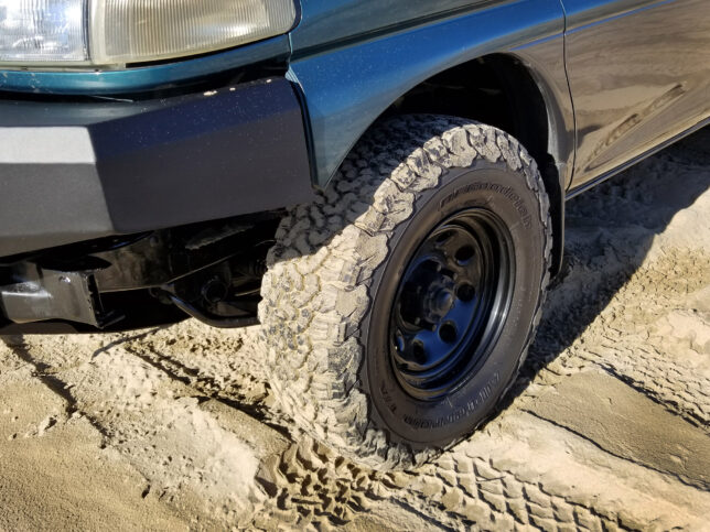 Coastal front bumper detail with wide bumper wings