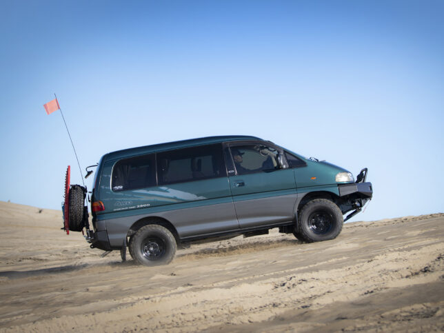 Mitsubishi L400 Delica action