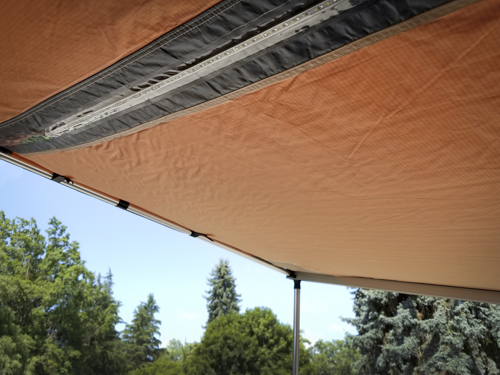 The ARB 2500MM awning has an LED lighting strip in the middle of the awning.