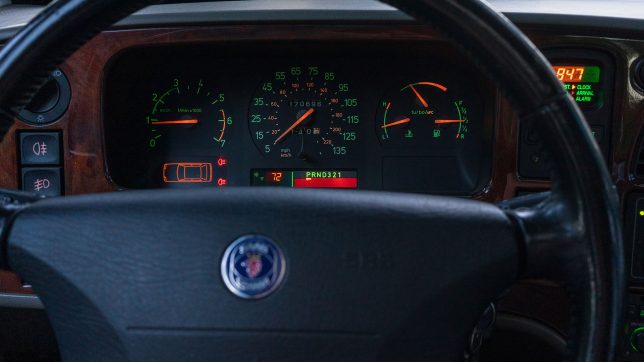 Saab 9000 gauge cluster