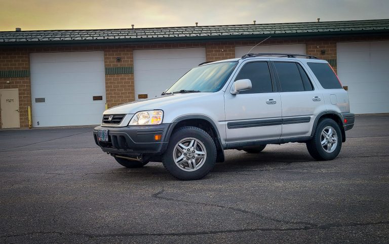 We Bought a 1998 Honda CR-V.