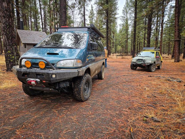 A Mitsubishi Declia Space Gear and Chevrolet Tracker.