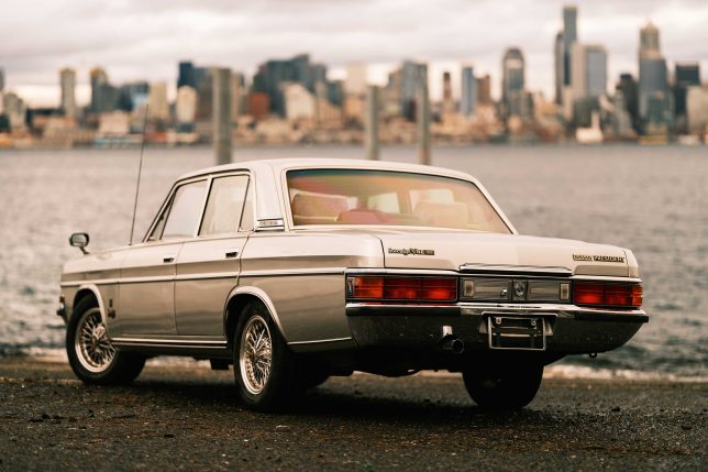 1987 Nissan President by the water - photo by tuanies