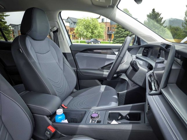 2025 Volkswagen Tiguan SE's interior
