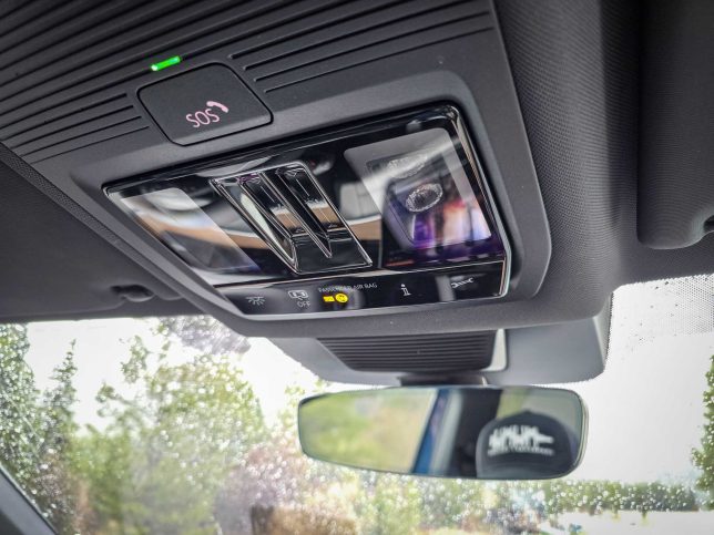 2025 Volkswagen Tiguan SEL R-Line panoramic roof controls