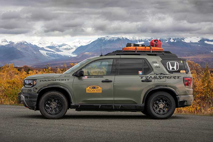Stunning scenery along the Denali Highway in Alaska. Photo by Mercedes Lilienthal