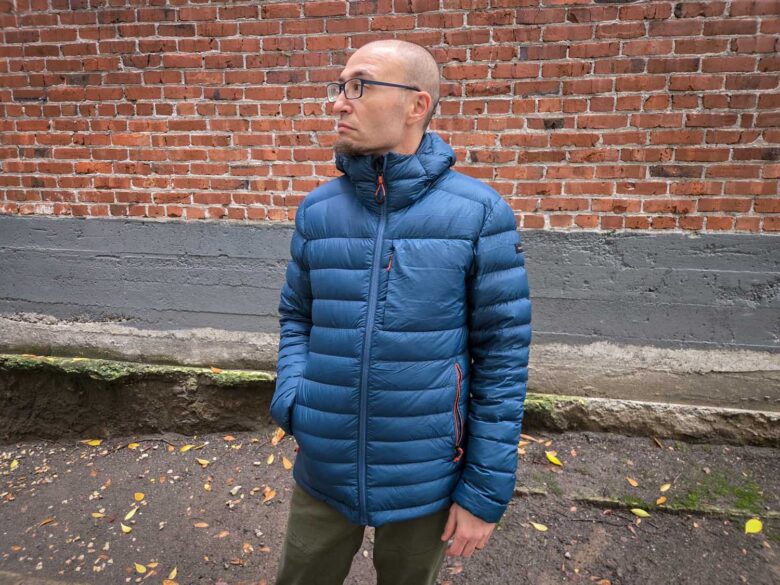 Andy Lilienthal wearing the Men's Simond MT500 Hooded Down Puffer Jacket