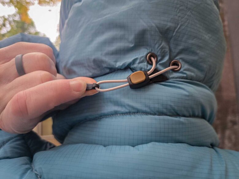 Simond Women's MT500 Hooded Down Puffer Jacket hood adjustment