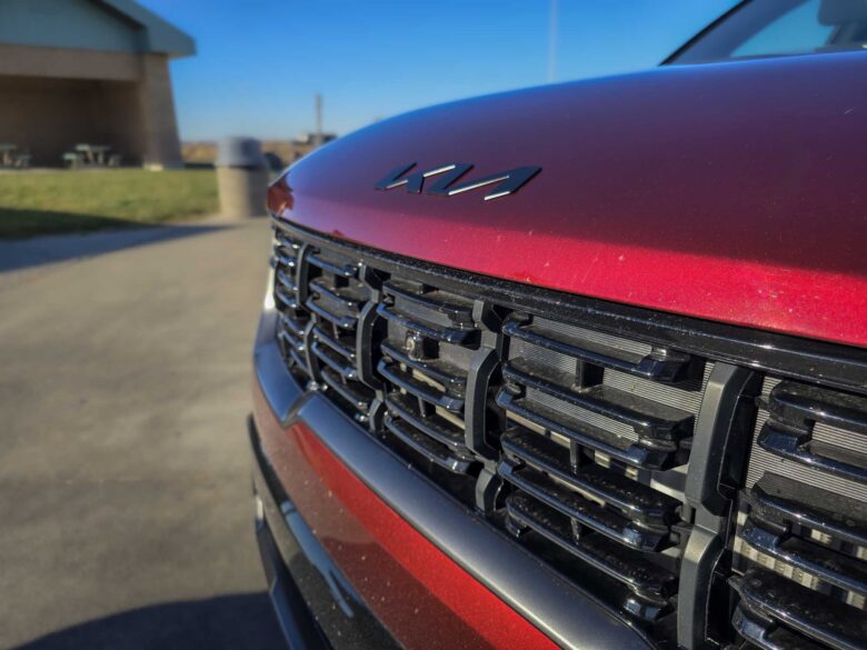 2025 Kia Sorento X-Pro SX Prestige AWD front grille