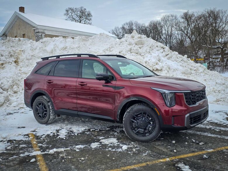 2025 Kia Sorento X-Pro SX Prestige AWD SUV in snowy Wisconsin