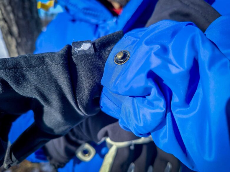 Fjallraven Expedition Lite Down Jackets have an adjustable cuff with snaps, showed in closed position
