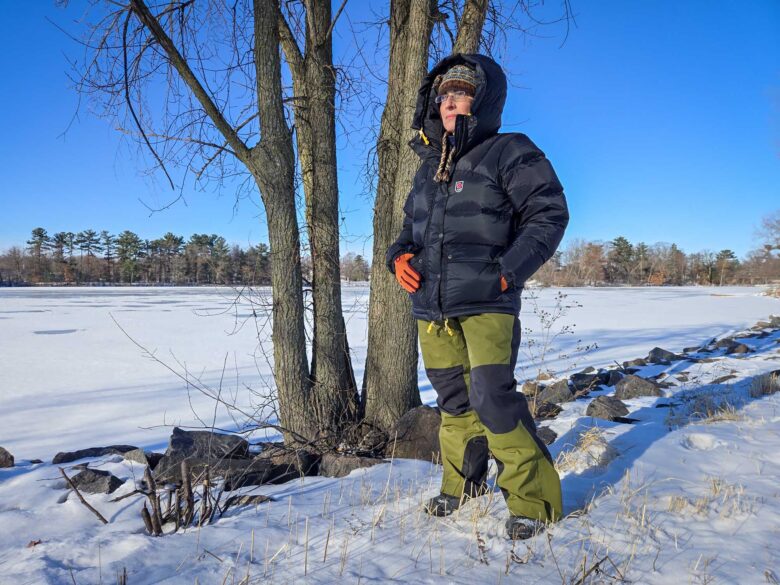 Woman wearing black Fjallraven Expedition Lite Down Jacket