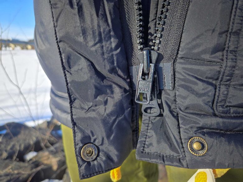 Fjallraven Expedition Lite Down Jackets have heavy duty YKK zippers on the front