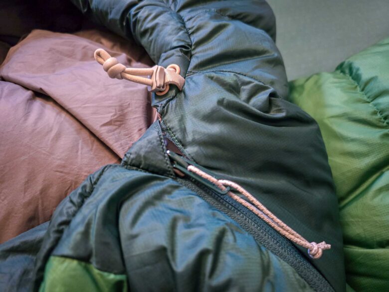 Unisex Sea to Summit Ascent Down Sleeping Bag's zipper and hood detail