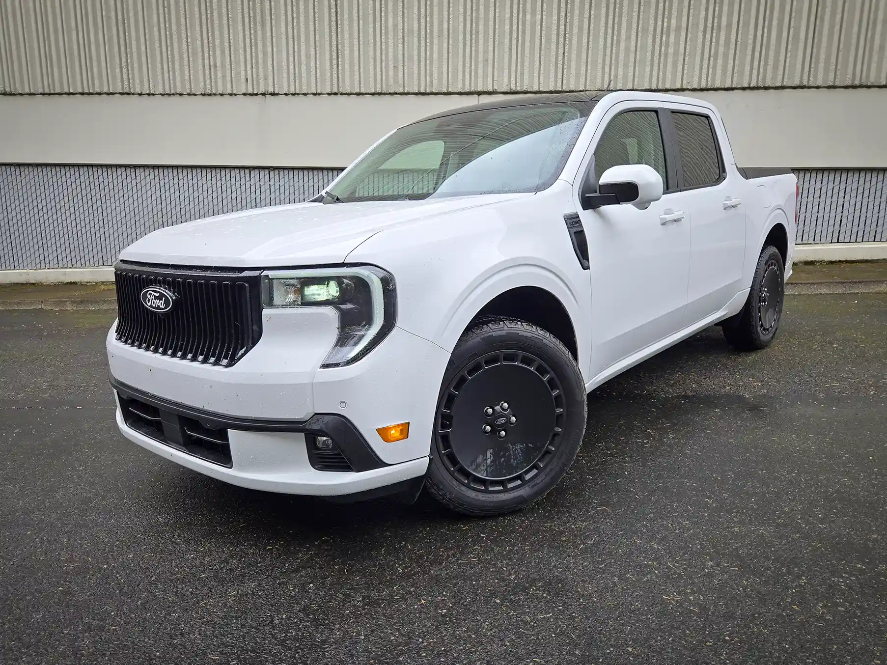 Ford Maverick Lobo white