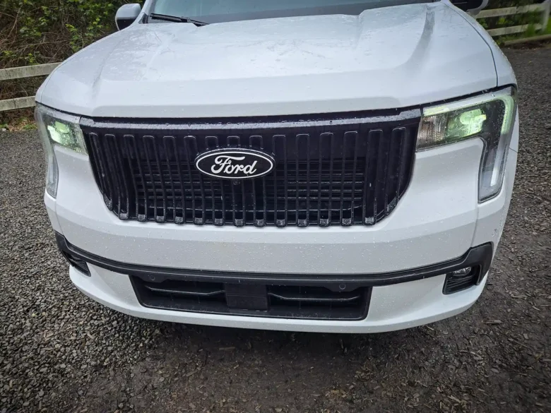 Ford Maverick Lobo grille