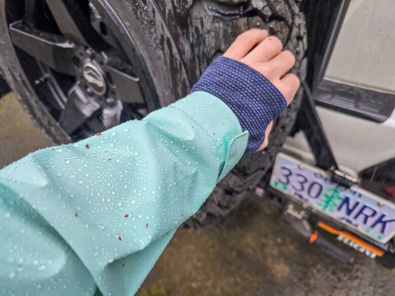 Mountain Hardwear Threshold Jacket women's sleeve with water beading on top of fabric