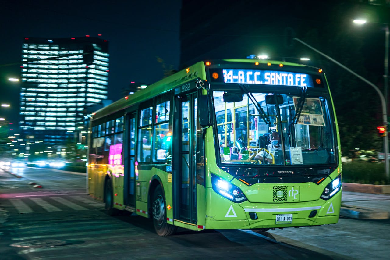 Why Vehicle Size Matters More in City Traffic Than Drivers Realize