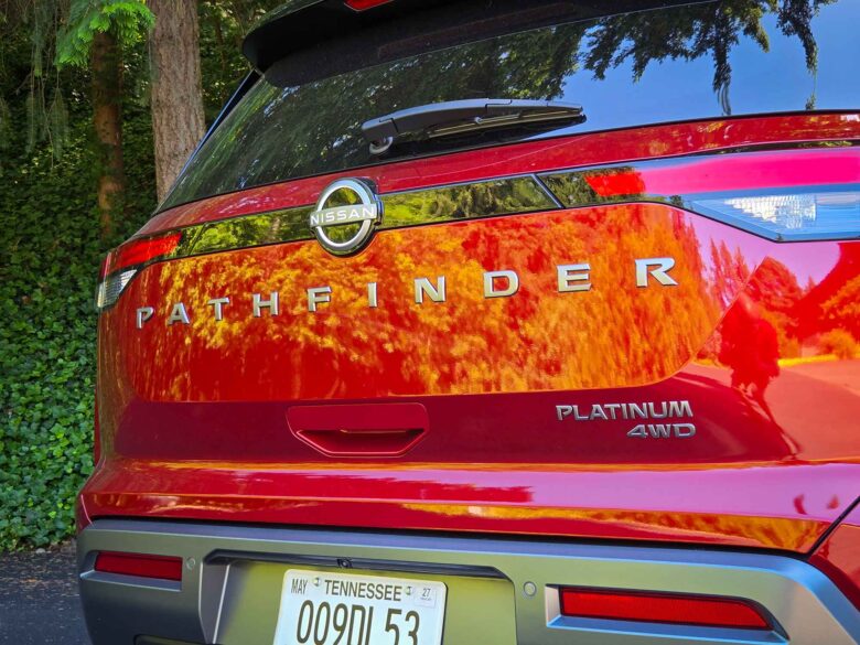 2026 Nissan Pathfinder Platinum 4WD logo.